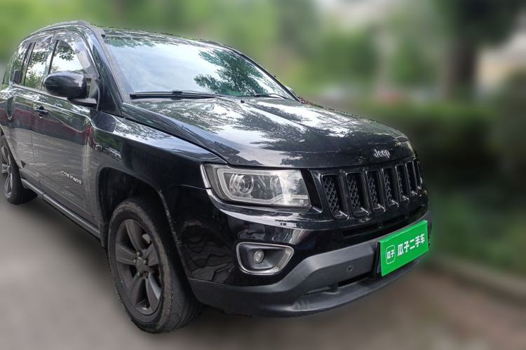 Used Jeep Compass 2014 Revised Version 2.4L Four-Wheel Drive Comfort Edition Front Right 45 Deg