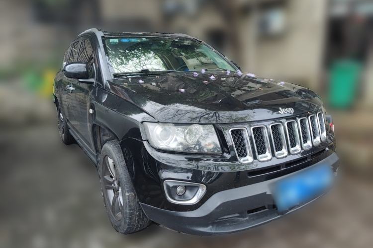 Used Jeep Compass 2014 Revised Version 2.4L Four-Wheel Drive Comfort Edition Front Right 45 Deg