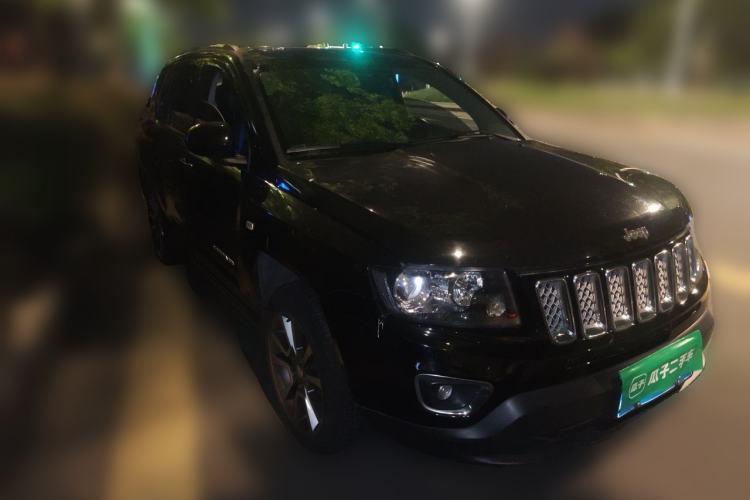 Used Jeep Compass 2014 Revised Version 2.0L Two-Wheel Drive Elite Edition Front Right 45 Deg