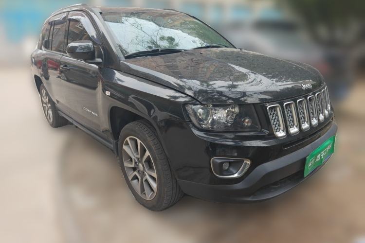 Used Jeep Compass 2014 2.4L four-wheel drive luxury version Front Right 45 Deg