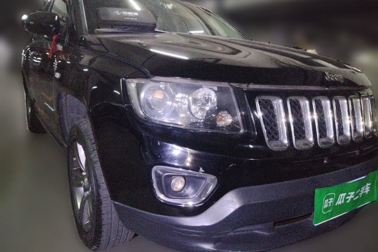 Used Jeep Compass 2014 Revised Version 2.4L Four-Wheel Drive Comfort Edition Front Right 45 Deg