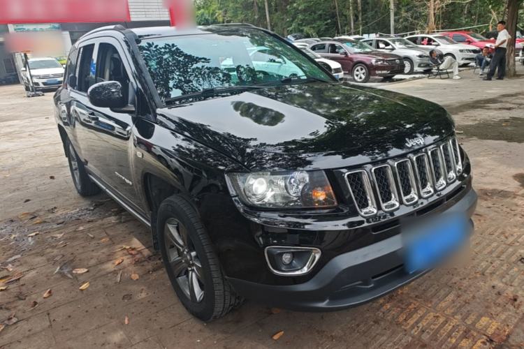 Used Jeep Compass 2014 Revised Version 2.4L Four-Wheel Drive Comfort Edition Front Right 45 Deg