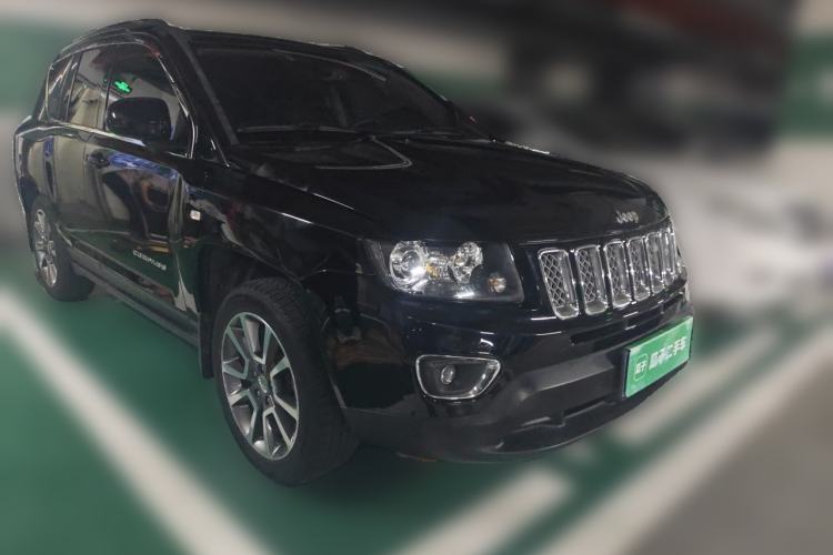 Used Jeep Compass 2014 Revised Version 2.0L Two-Wheel Drive Elite Edition Front Right 45 Deg