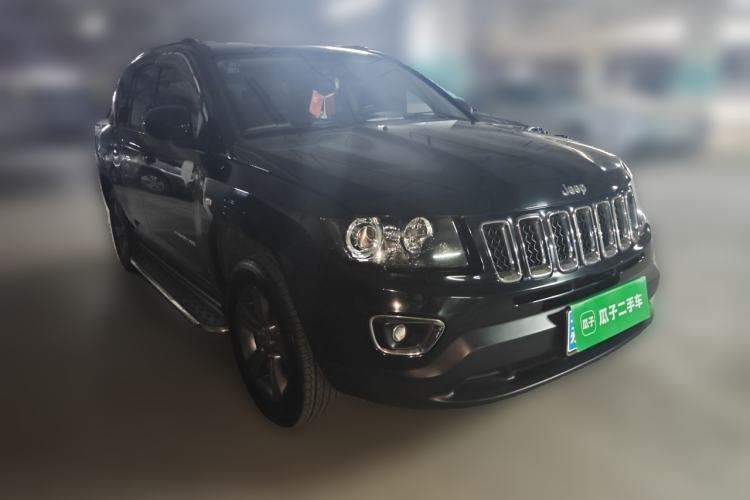 Used Jeep Compass 2014 Revised Version 2.4L Four-Wheel Drive Comfort Edition Front Right 45 Deg