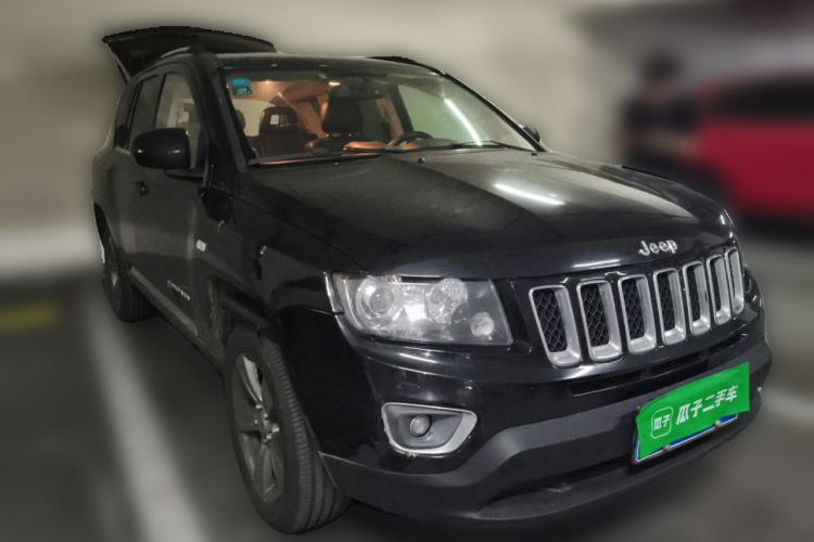 Used Jeep Compass 2014 Revised Version 2.4L Four-Wheel Drive Comfort Edition Front Right 45 Deg