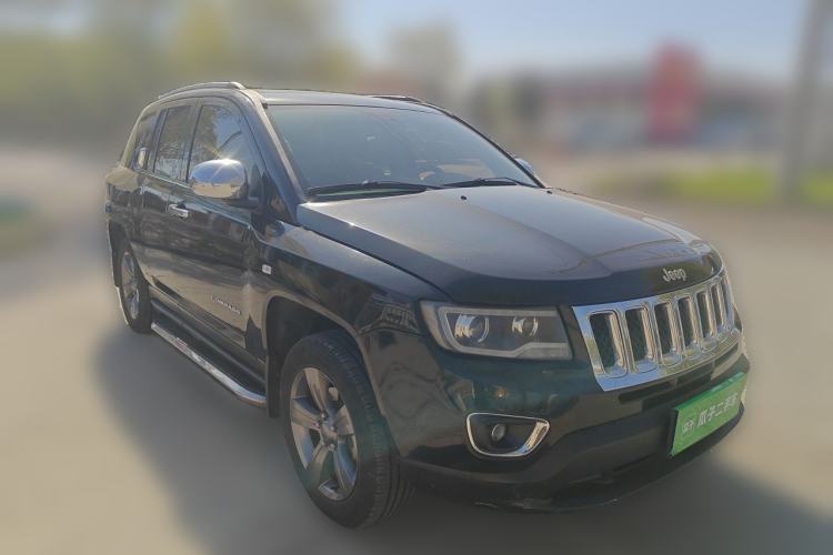 Used Jeep Compass 2014 Revised Version 2.4L Four-Wheel Drive Comfort Edition Front Right 45 Deg