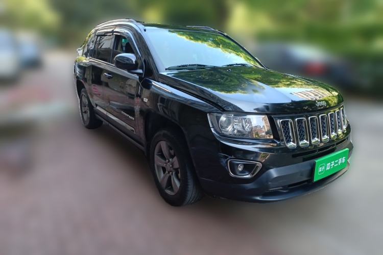 Used Jeep Compass 2014 Revised Version 2.4L Four-Wheel Drive Comfort Edition Front Right 45 Deg