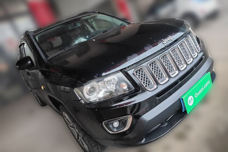 Used Jeep Compass 2014 2.4L four-wheel drive luxury navigation version Front Right 45 Deg
