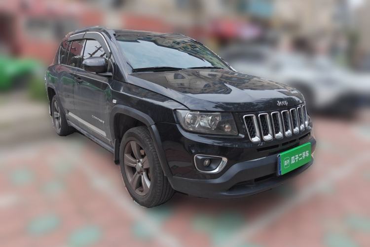 Used Jeep Compass 2014 Revised Version 2.4L Four-Wheel Drive Comfort Edition Front Right 45 Deg