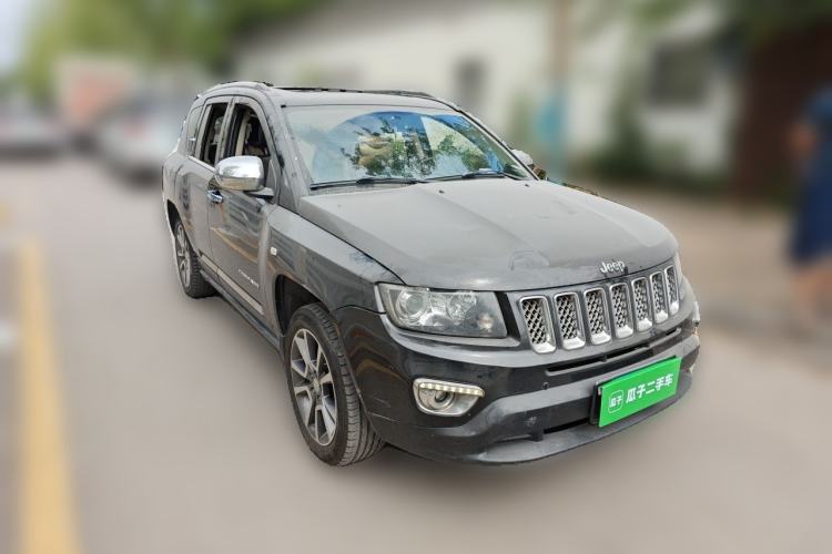 Used Jeep Compass  Front Right 45 Deg