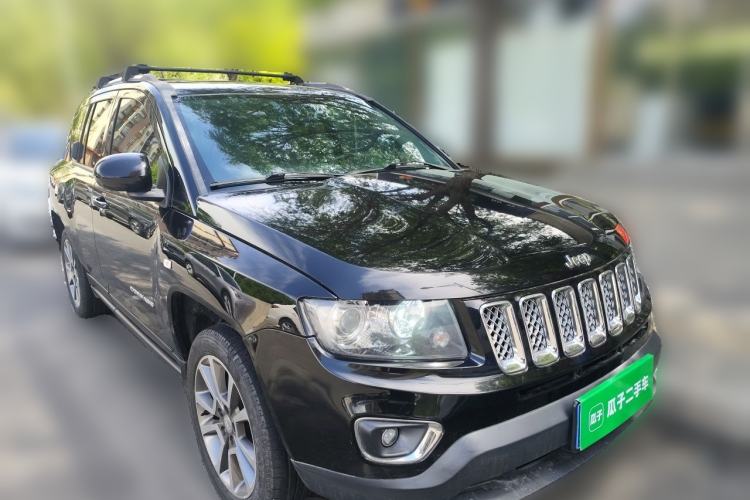 Used Jeep Compass 2014 Revised Version 2.4L Four-Wheel Drive Luxury Edition Front Right 45 Deg