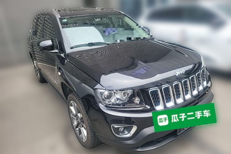 Used Jeep Compass 2014 Revised Version 2.4L Four-Wheel Drive Luxury Edition Front Right 45 Deg