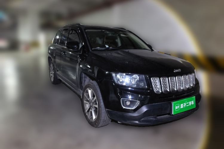 Used Jeep Compass 2014 2.4L four-wheel drive luxury navigation version Front Right 45 Deg