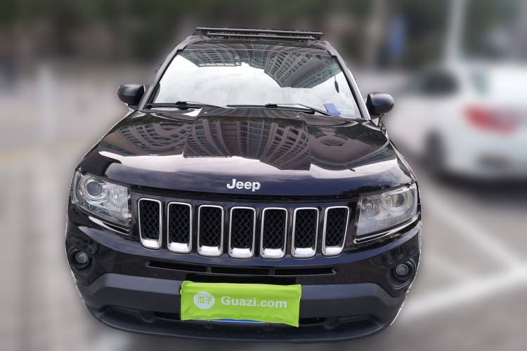 Used Jeep Compass 2014 2.4L four-wheel drive sport version Front