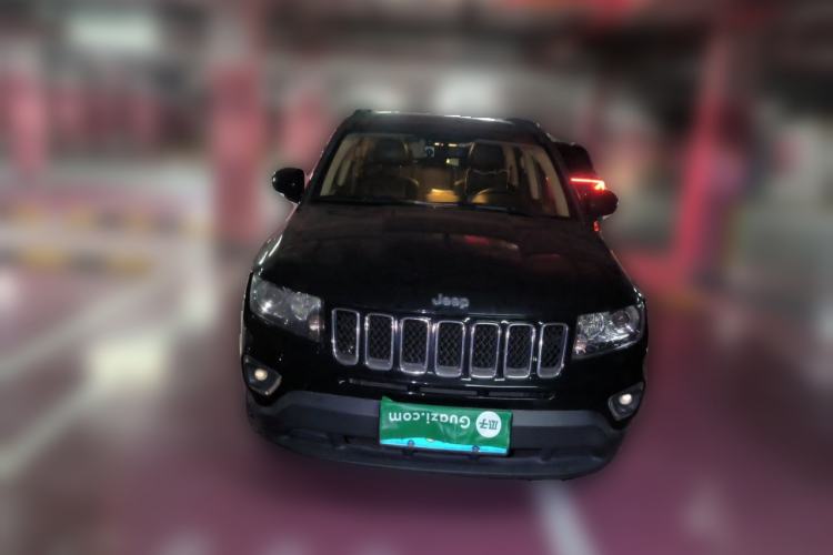 Used Jeep Compass 2014 2.4L four-wheel drive sport version Front