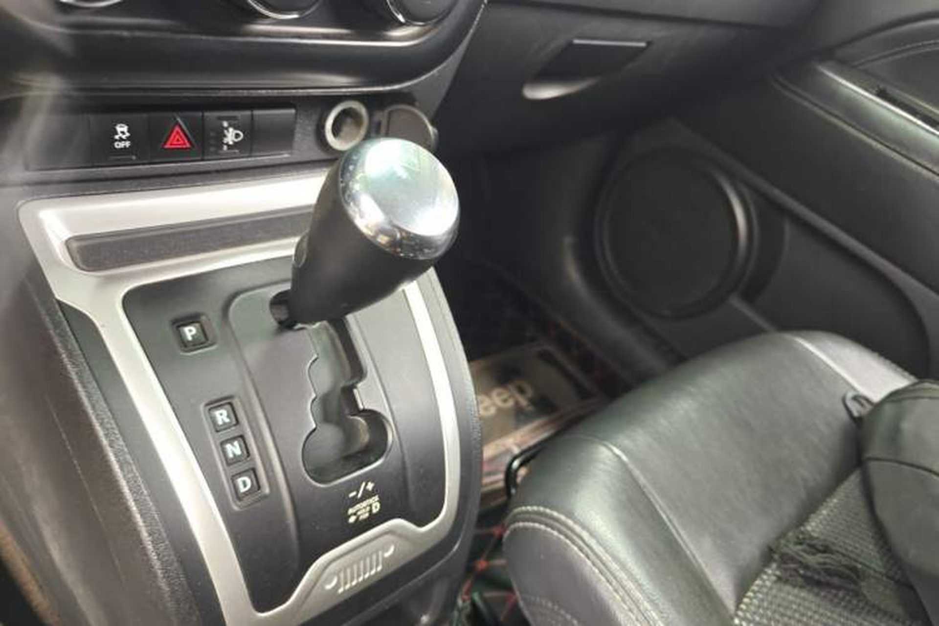 Used Jeep Compass 2014 Revised Version 2.4L Four-Wheel Drive Comfort Edition Gear Lever