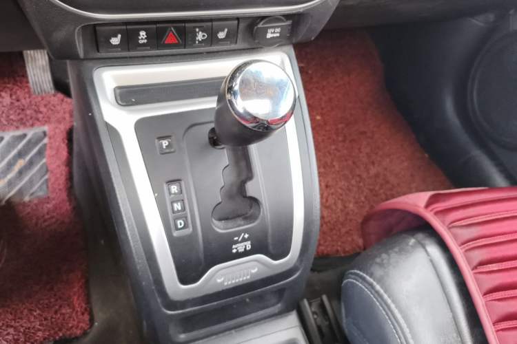 Used Jeep Compass 2014 Revised Version 2.0L Two-Wheel Drive Elite Edition Gear Lever
