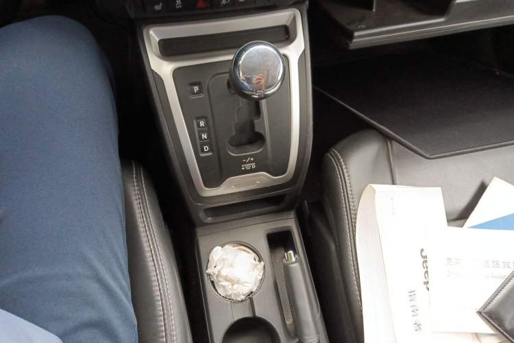 Used Jeep Compass 2014 Revised Version 2.0L Two-Wheel Drive Elite Edition Gear Lever