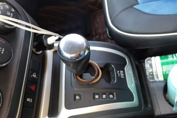 Used Jeep Compass 2014 Revised Version 2.4L Four-Wheel Drive Comfort Edition Gear Lever