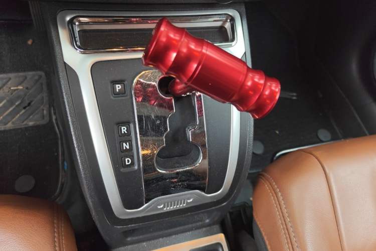Used Jeep Compass 2014 2.4L four-wheel drive luxury navigation version Gear Lever