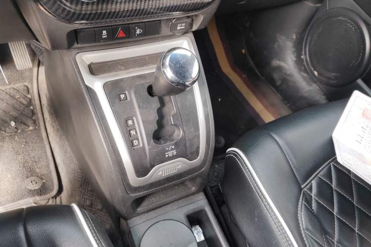 Used Jeep Compass 2014 2.4L Four-Wheel Drive Serpentine Collection Edition Gear Lever