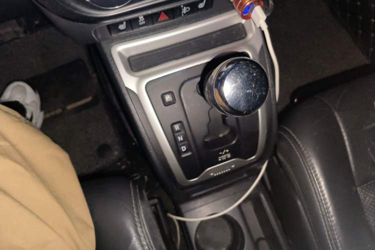 Used Jeep Compass 2014 Revised Version 2.0L Two-Wheel Drive Elite Edition Gear Lever