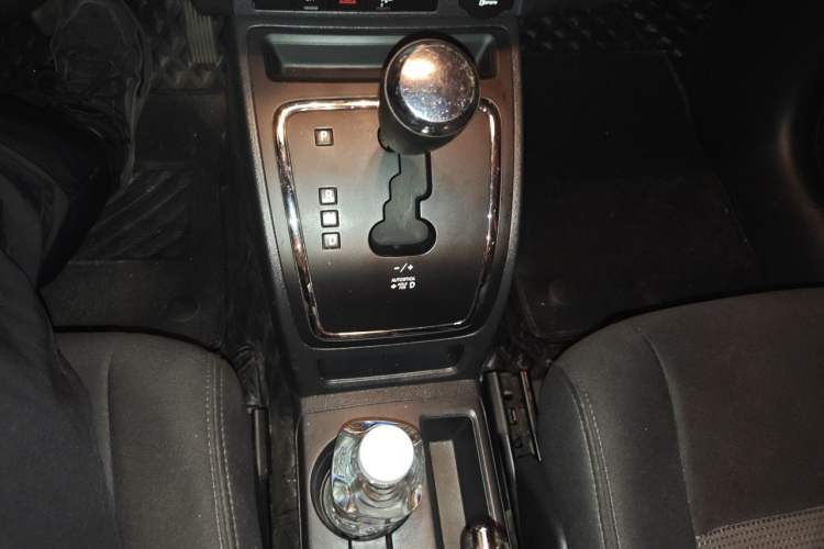 Used Jeep Compass 2014 Revised Version 2.0L Two-Wheel Drive Entry-Level Edition Gear Lever