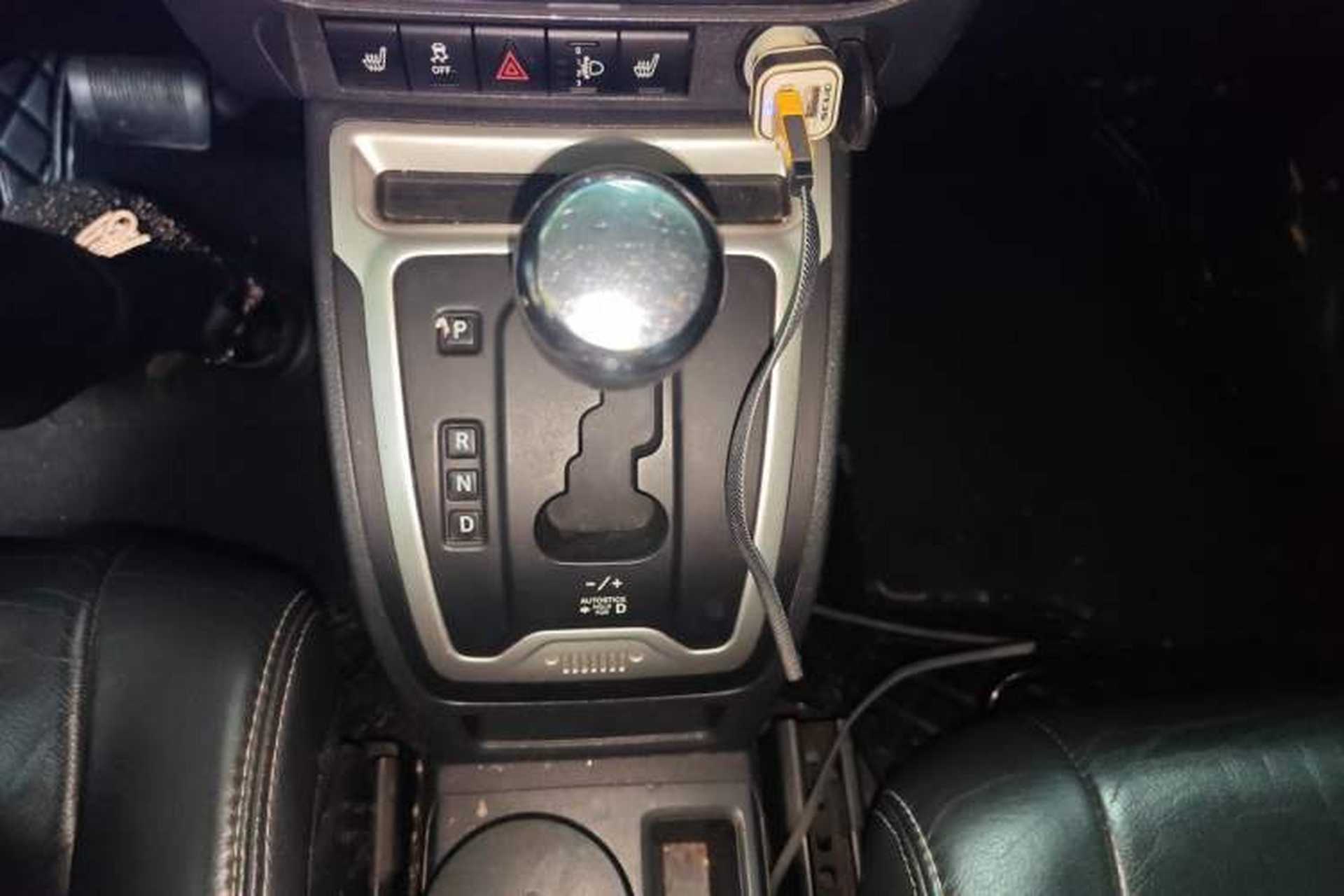 Used Jeep Compass 2014 2.0L two-wheel drive luxury version Gear Lever