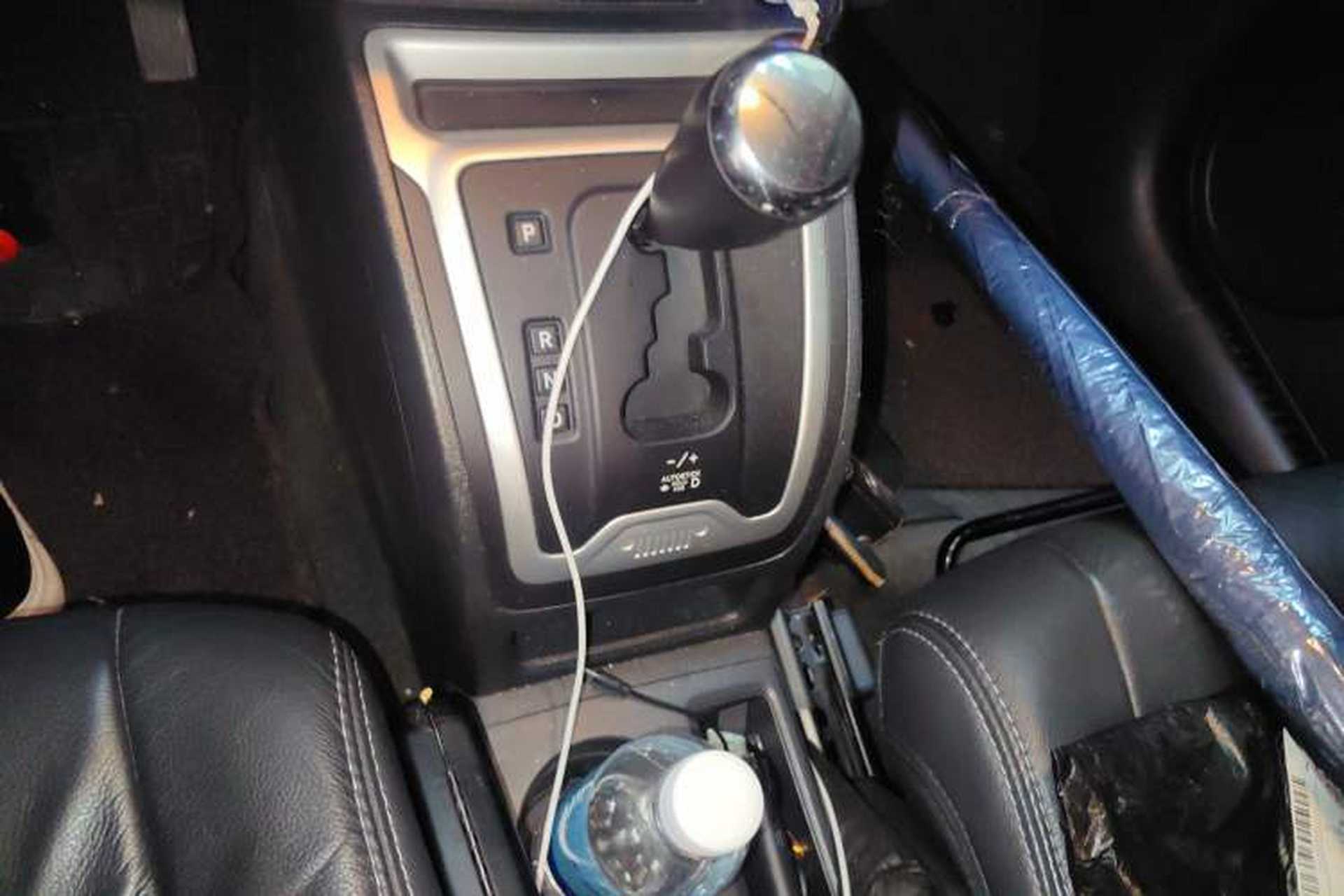 Used Jeep Compass 2014 2.4L four-wheel drive luxury version Gear Lever