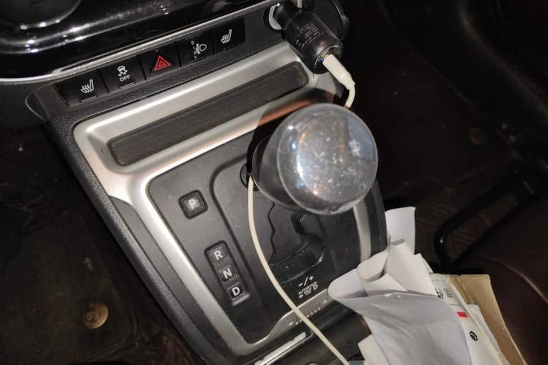 Used Jeep Compass 2014 2.0L two-wheel drive luxury version Gear Lever
