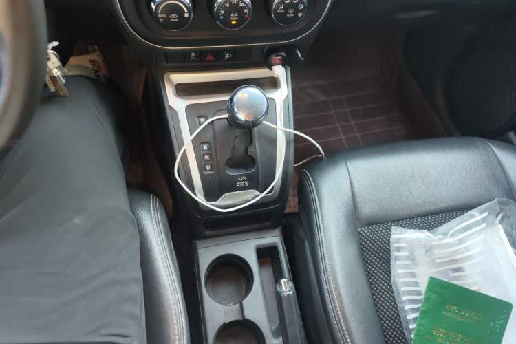 Used Jeep Compass 2014 2.4L Four-Wheel Drive Serpentine Collection Edition Gear Lever