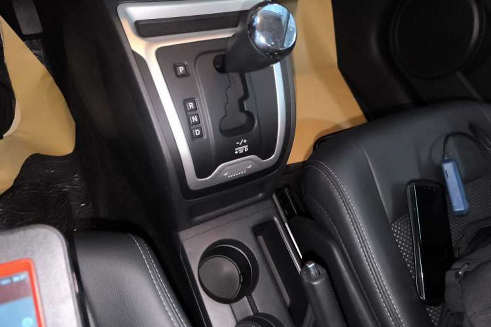 Used Jeep Compass 2014 Revised Version 2.4L Four-Wheel Drive Comfort Edition Gear Lever