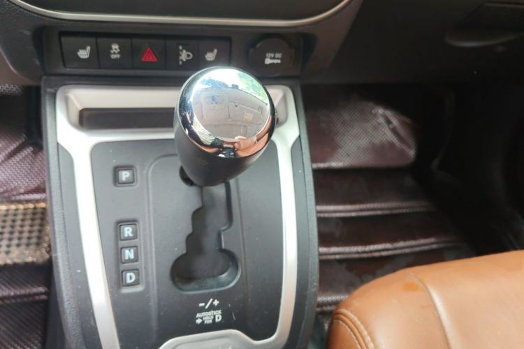 Used Jeep Compass 2014 Revised Version 2.4L Four-Wheel Drive Luxury Edition Gear Lever