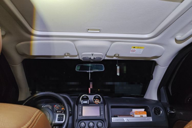 Used Jeep Compass 2014 2.4L four-wheel drive luxury navigation version Headliner