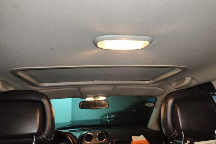 Used Jeep Compass 2014 2.4L four-wheel drive sport version Headliner