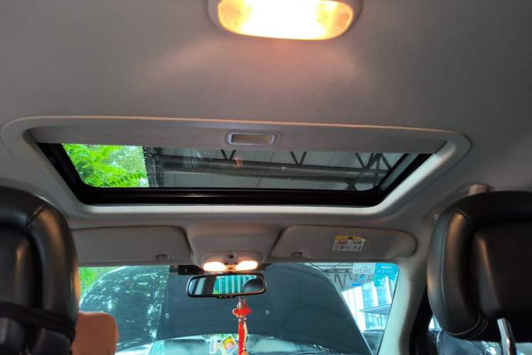 Used Jeep Compass 2014 2.0L two-wheel drive luxury version Headliner