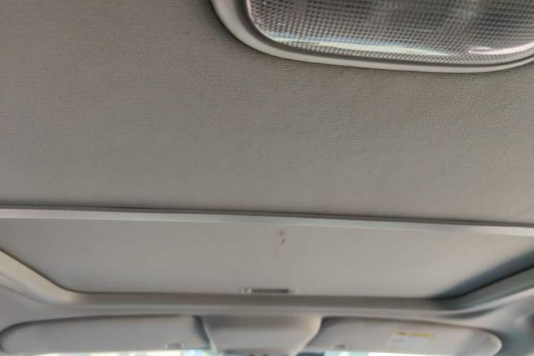 Used Jeep Compass 2014 2.0L two-wheel drive sport version Headliner