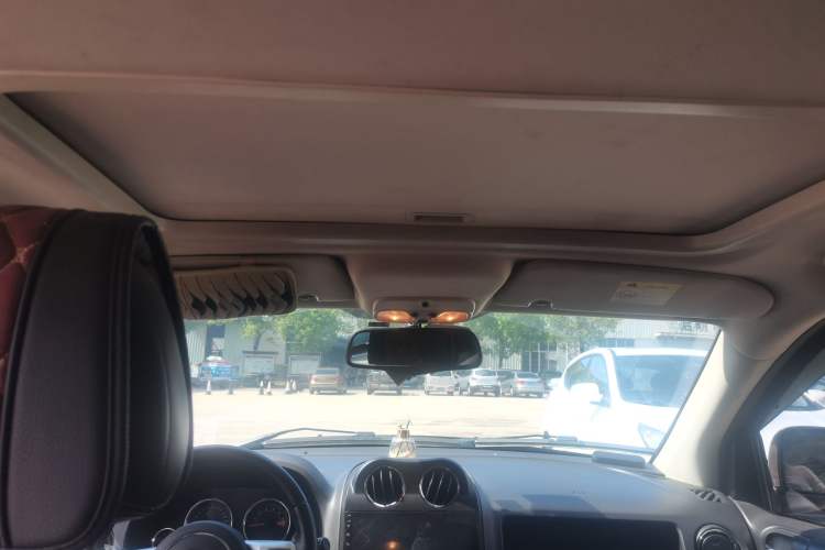Used Jeep Compass 2014 2.0L two-wheel drive luxury version Headliner