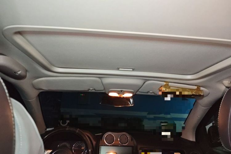 Used Jeep Compass 2014 2.0L two-wheel drive luxury version Headliner