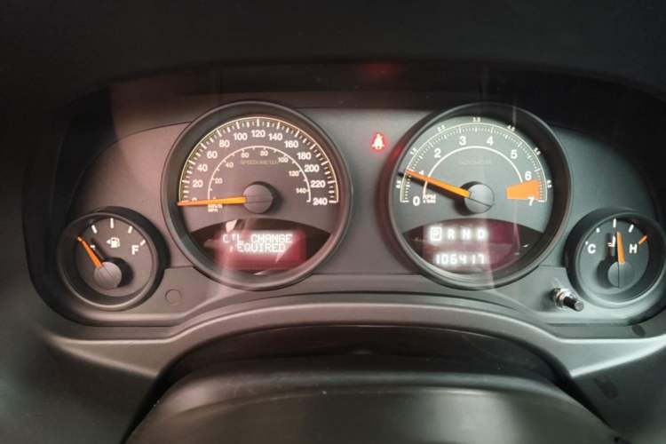 Used Jeep Compass 2014 2.0L two-wheel drive sport version Instrument Cluster
