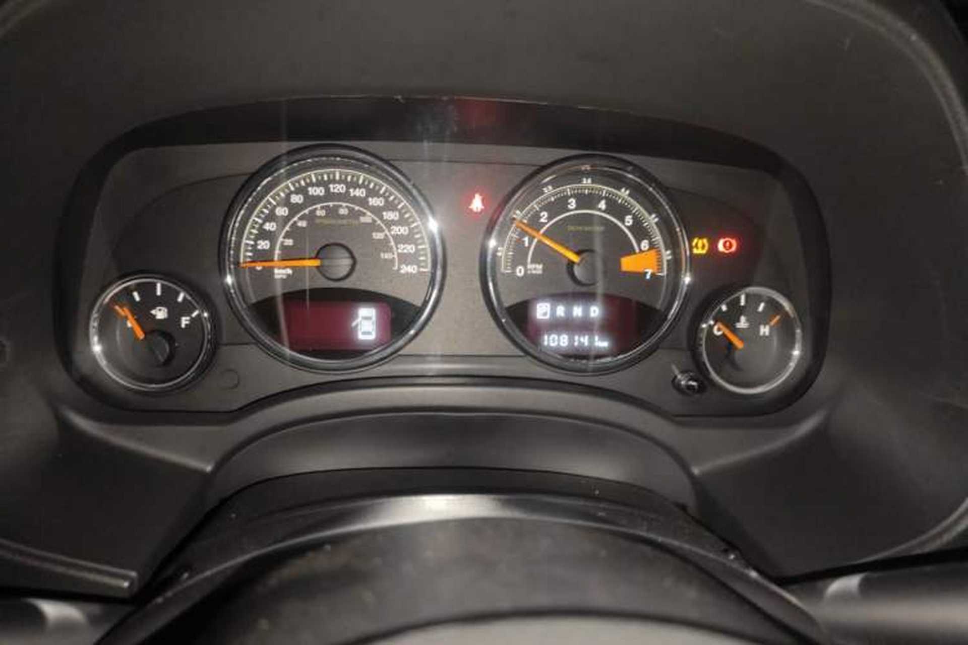 Used Jeep Compass 2014 2.0L two-wheel drive luxury version Instrument Cluster