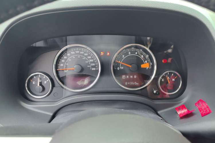 Used Jeep Compass 2014 2.4L four-wheel drive sport version Instrument Cluster