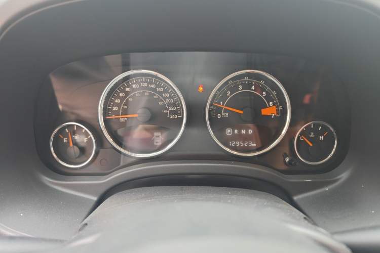 Used Jeep Compass 2014 2.4L four-wheel drive luxury version Instrument Cluster
