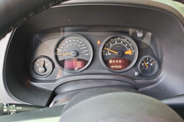 Used Jeep Compass 2014 2.4L four-wheel drive sport version Instrument Cluster
