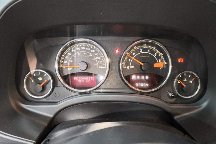 Used Jeep Compass 2014 2.0L two-wheel drive luxury version Instrument Cluster