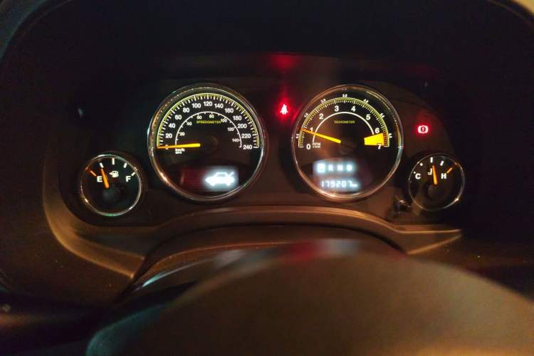 Used Jeep Compass 2014 Revised Version 2.4L Four-Wheel Drive Comfort Edition Instrument Cluster