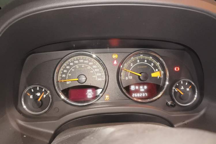 Used Jeep Compass 2014 Revised Version 2.4L Four-Wheel Drive Comfort Edition Instrument Cluster