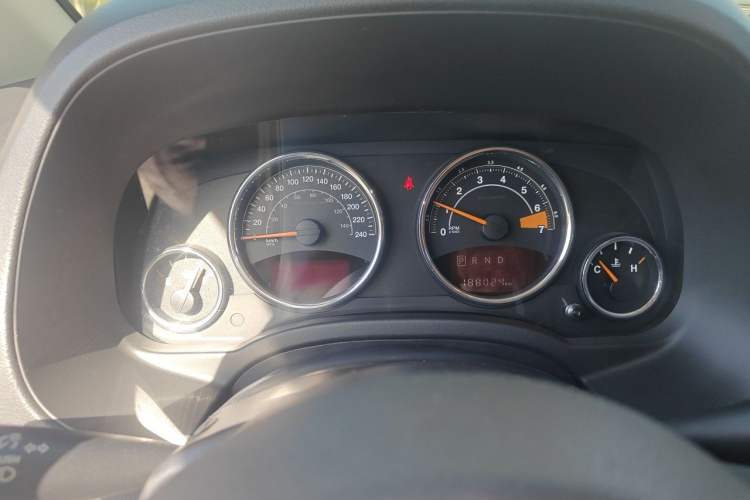 Used Jeep Compass 2014 Revised Version 2.4L Four-Wheel Drive Comfort Edition Instrument Cluster