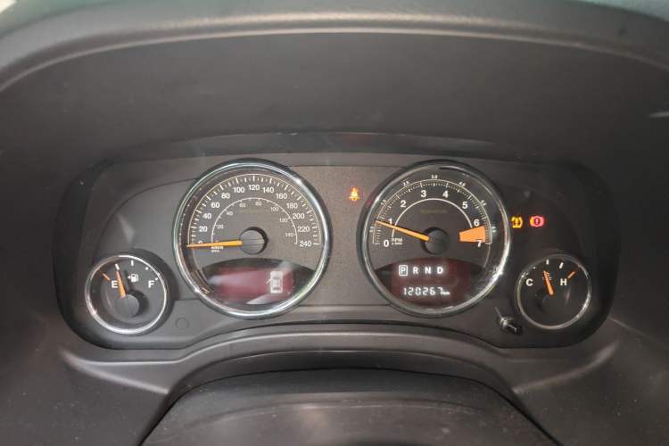 Used Jeep Compass 2014 2.0L two-wheel drive luxury version Instrument Cluster