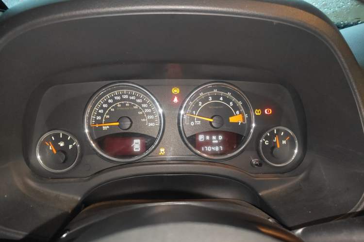 Used Jeep Compass 2014 2.4L four-wheel drive luxury navigation version Instrument Cluster